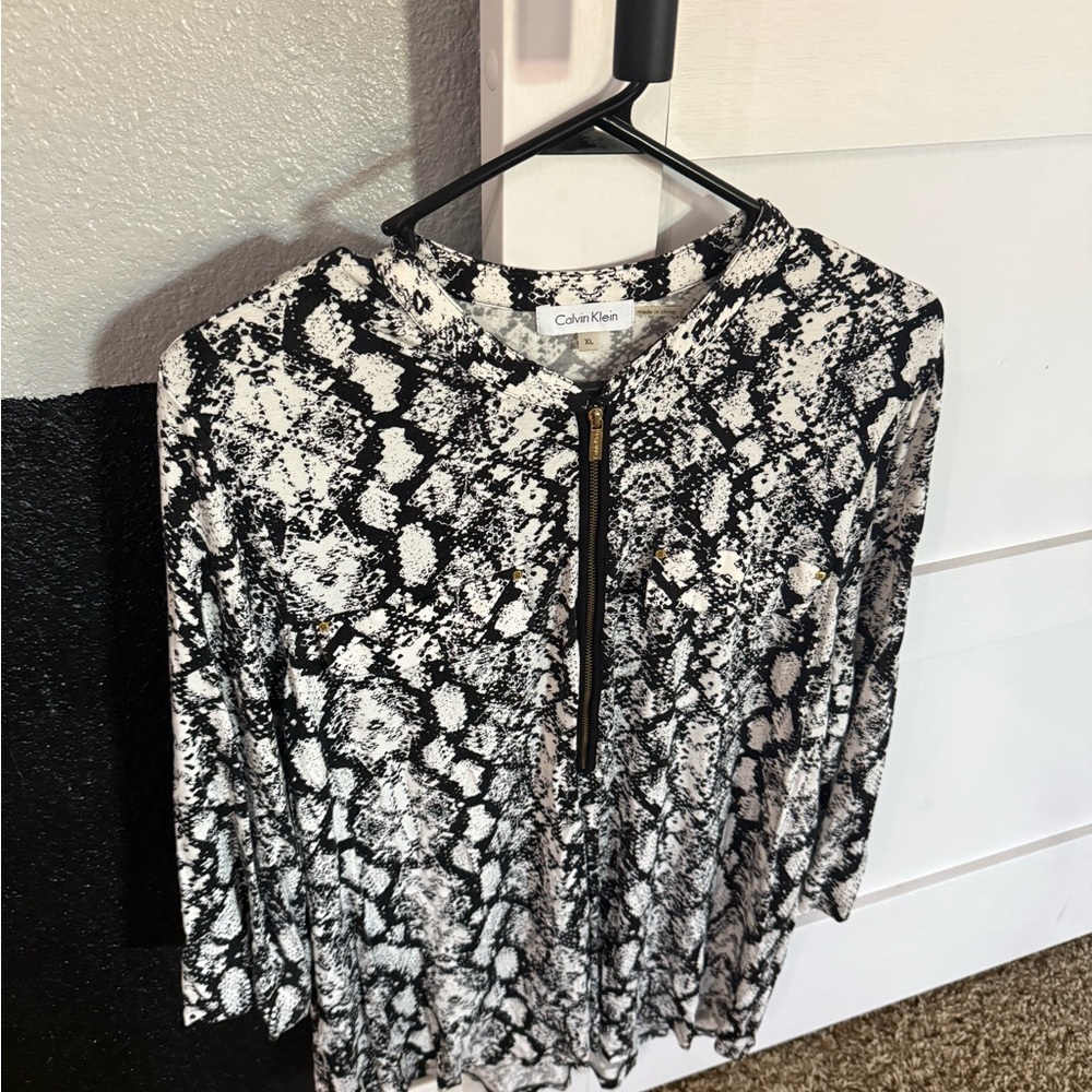 Calvin Klein Monochrome Snake Print Blouse XL women’s